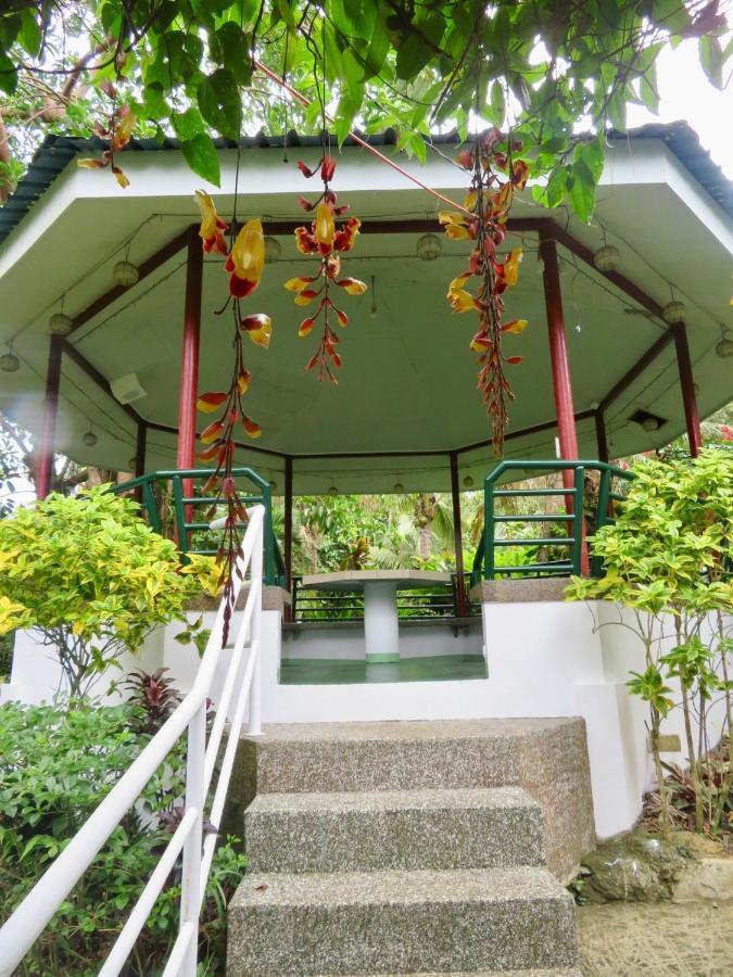 تاجيتاي All Care Bed And Breakfast المظهر الخارجي الصورة